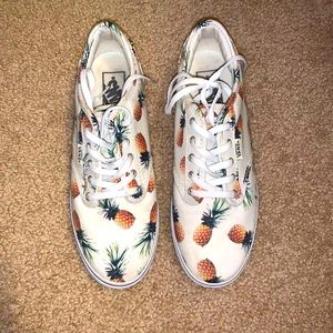 Vans authentic skate shoes canvas tennis shoes